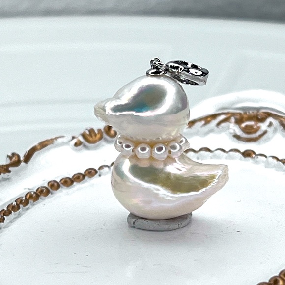 🪿🦆 Handmade Freshwater Edison Pearl 🦆 Duckies Character Detachable Pendant - Picture 3 of 3